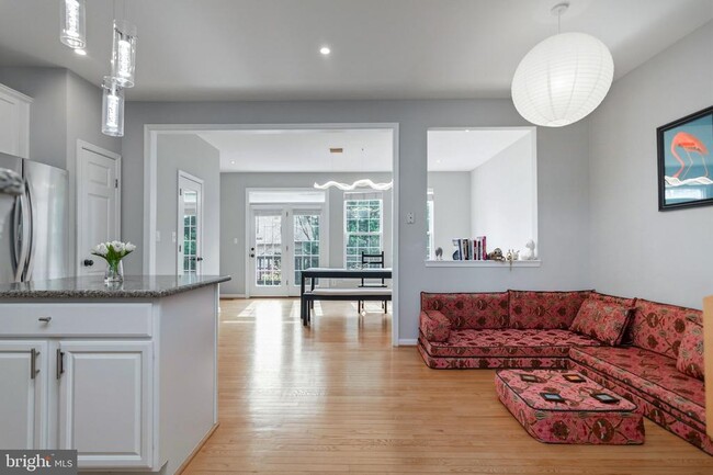 Building Photo - 2558 Banshire Dr