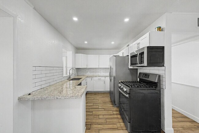 Building Photo - 3519 W Orchid Ln