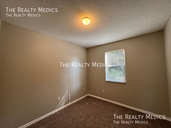 Building Photo - 447 Cierra Oaks Cir