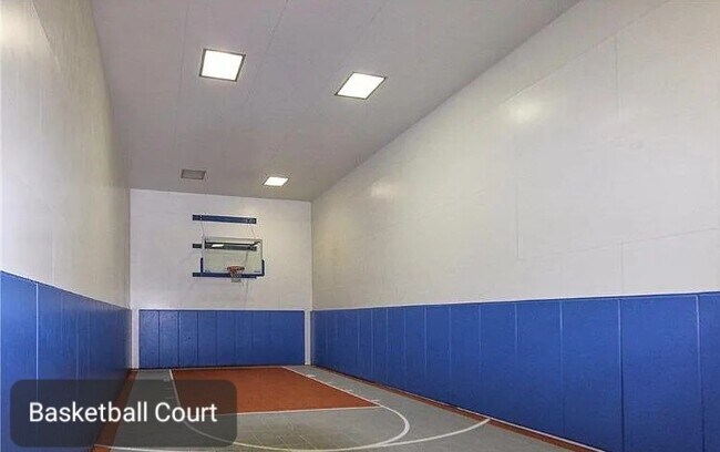 Building Photo - 5565 Canoga Ave