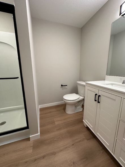 Building Photo - 605 N Grove St