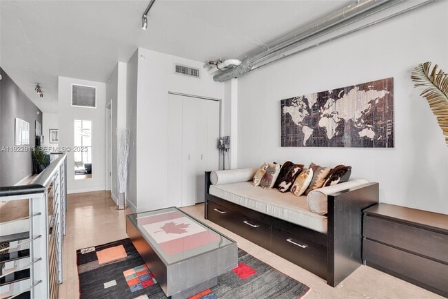 Building Photo - 690 SW 1st Ct