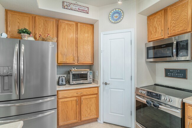 Building Photo - 9303 W 107th Pl