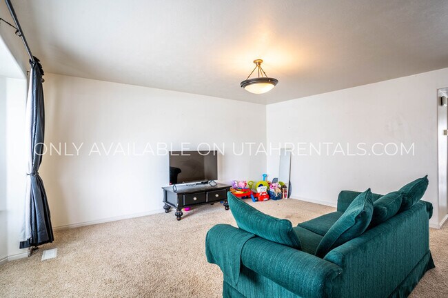 Building Photo - 1344 S 1500 E