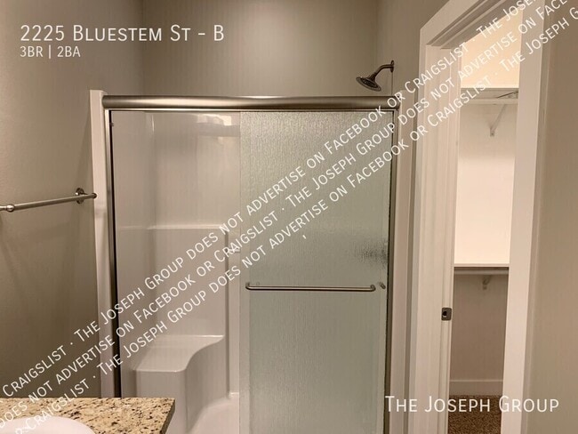 Building Photo - 2225 Bluestem St