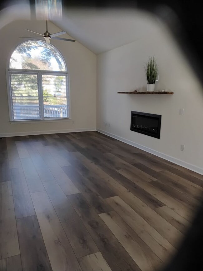 Building Photo - Beautiful remodeled home in Emerald Isle