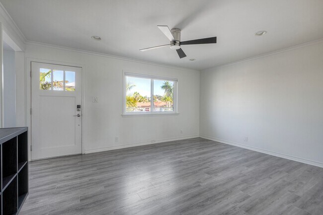 Building Photo - 254 Gloxina St