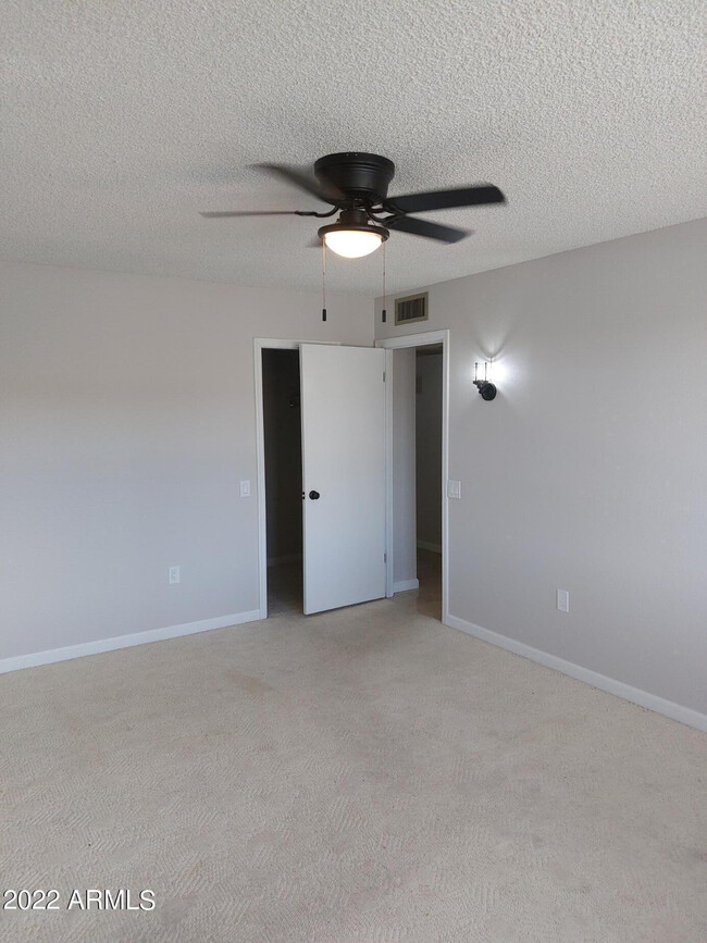 Building Photo - 13204 W Hyacinth Dr