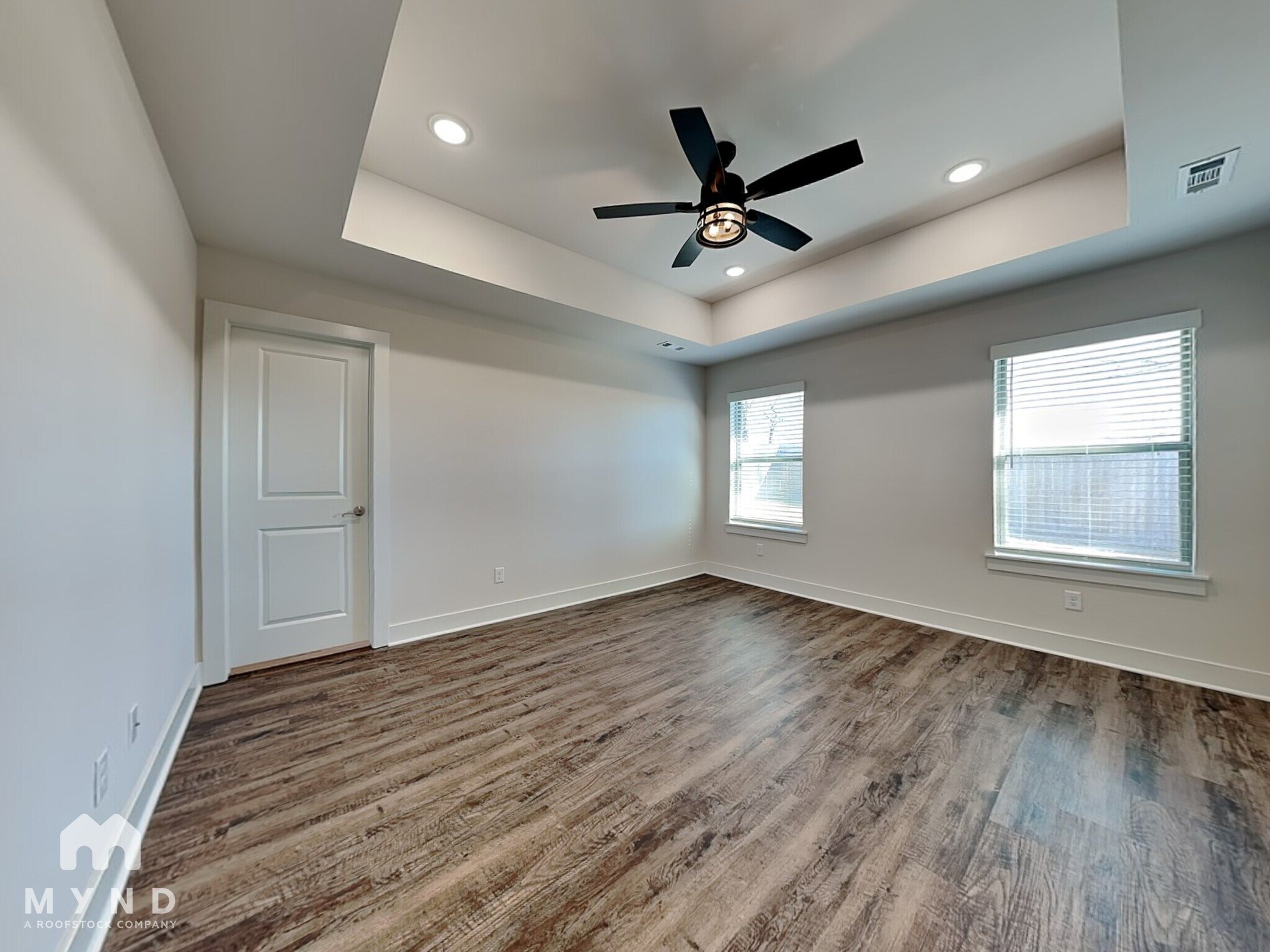Building Photo - 1402 Love Ln