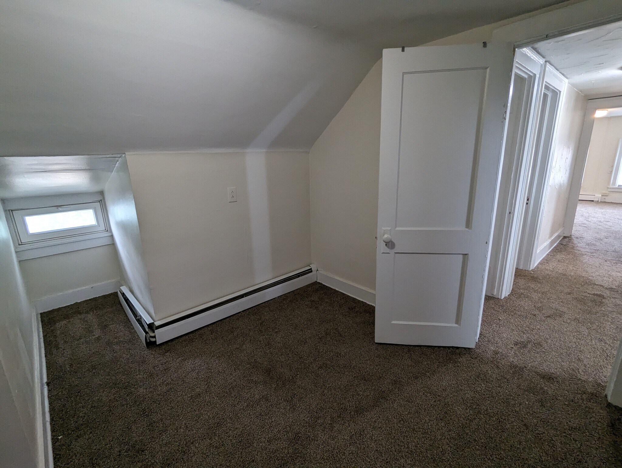 Building Photo - 608 Elmwood Ave