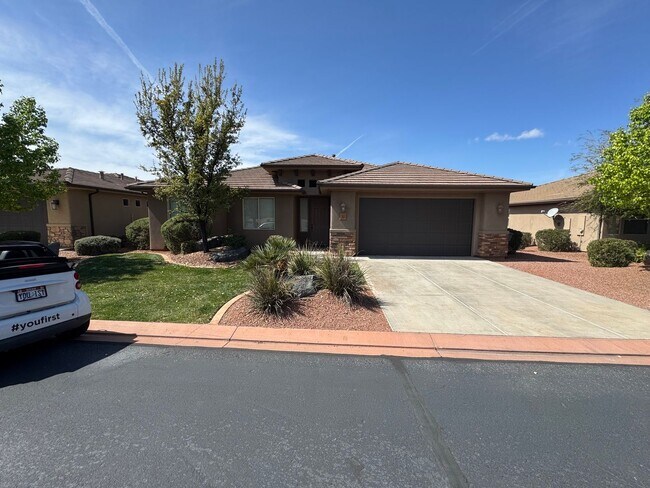 Building Photo - Highly Desirable Lakota Ridge!