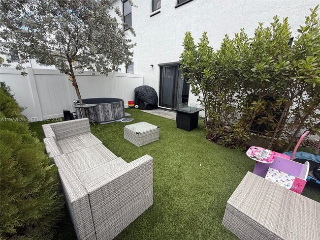 Building Photo - 20378 NW 6th Ave