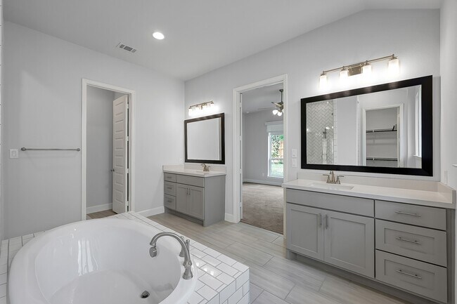 Building Photo - 8431 Willow Whisper Ln