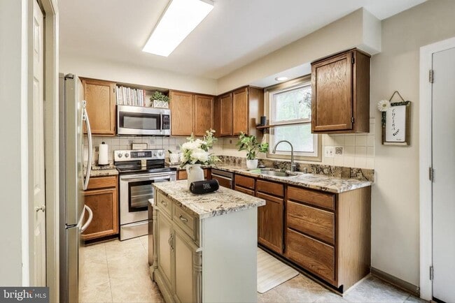 Building Photo - 13630 Cedar Creek Ln