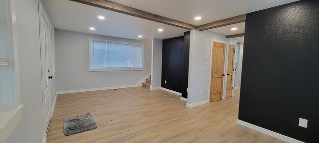 Building Photo - 414 N Madison St