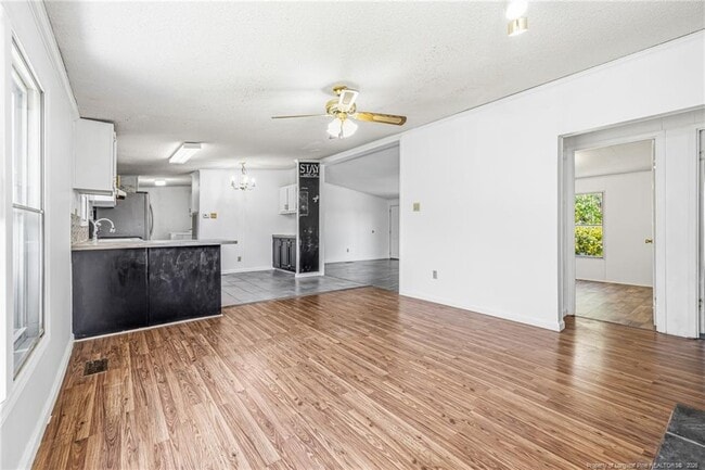 Building Photo - 105 Valley Forge Way N