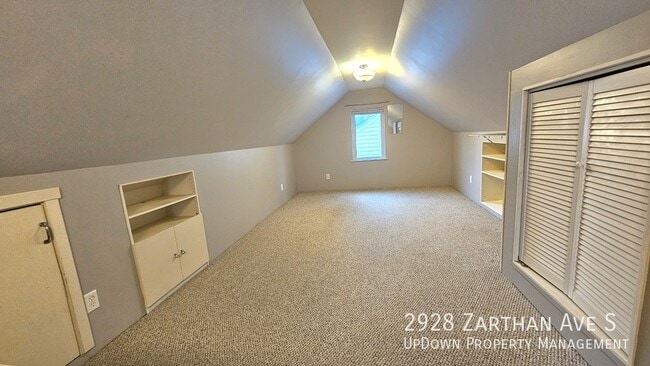 Building Photo - 2928 Zarthan Ave S