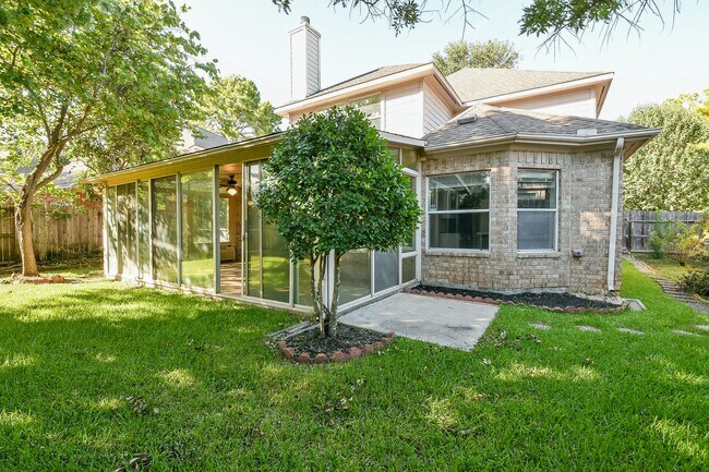 Building Photo - 18035 Somerset Knolls Ct
