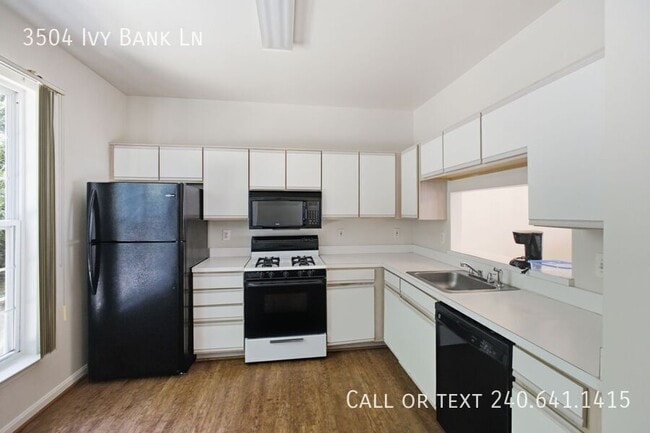 Building Photo - 3504 Ivy Bank Pl