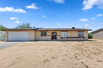 Building Photo - 15073 Mojave St
