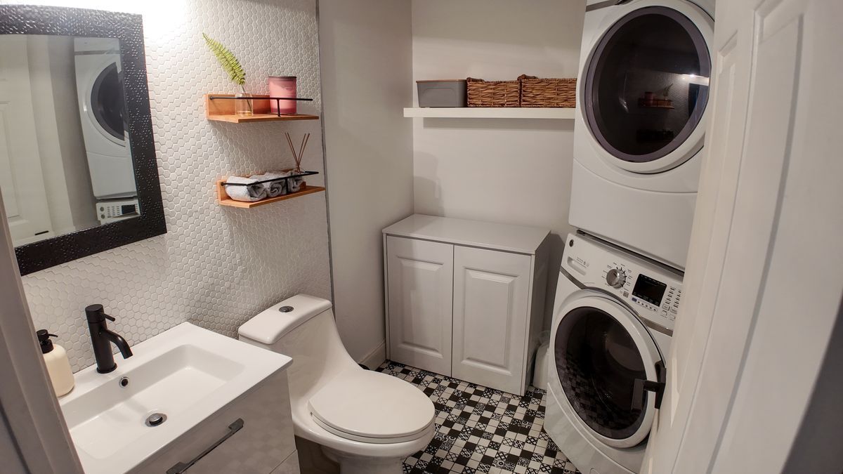 Building Photo - 8050 Severn Dr