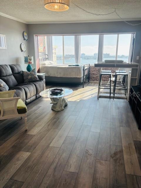 Building Photo - 4575 Cove Cir