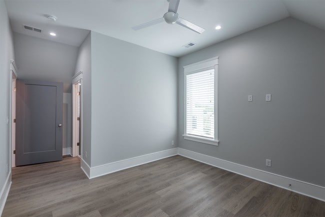 Building Photo - 3 Sanctuary Ct