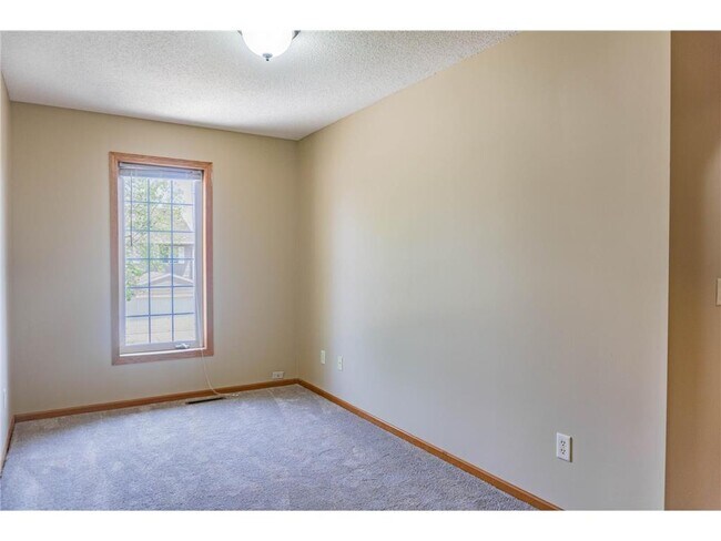 Building Photo - 1236 Heather Ln