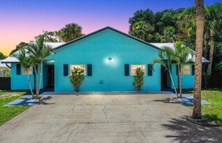 Building Photo - 2134 NE Pelican Ter