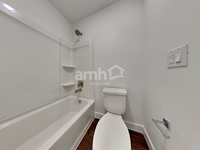 Building Photo - 17137 Puget Ave