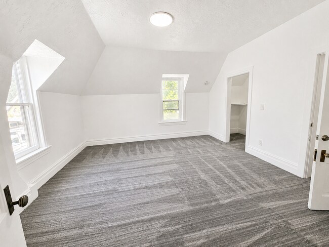 Building Photo - 13224 S Redwood Rd