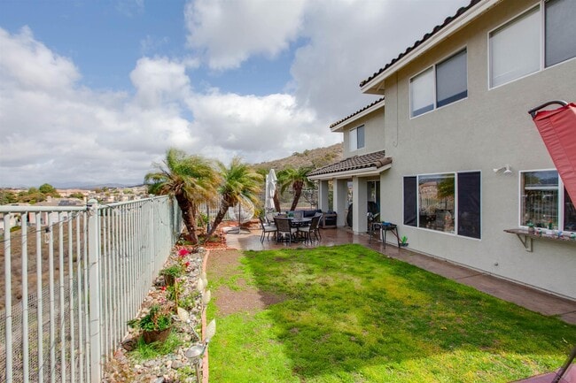 Building Photo - 10394 Valley Waters Dr