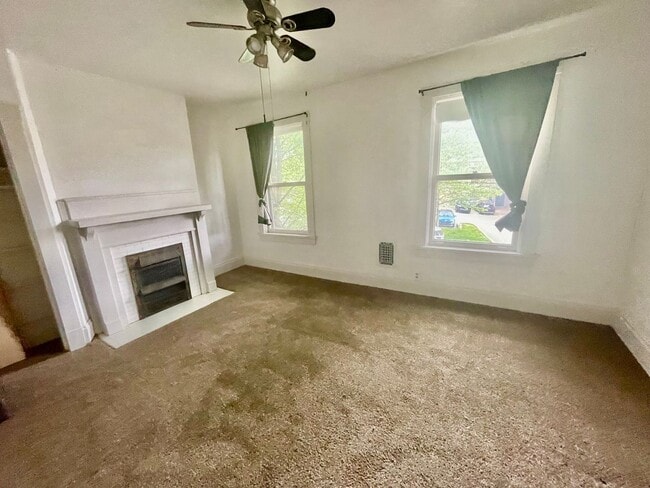 Building Photo - 4 Bed 1-2 Bath- Frick Pittsburgh PA