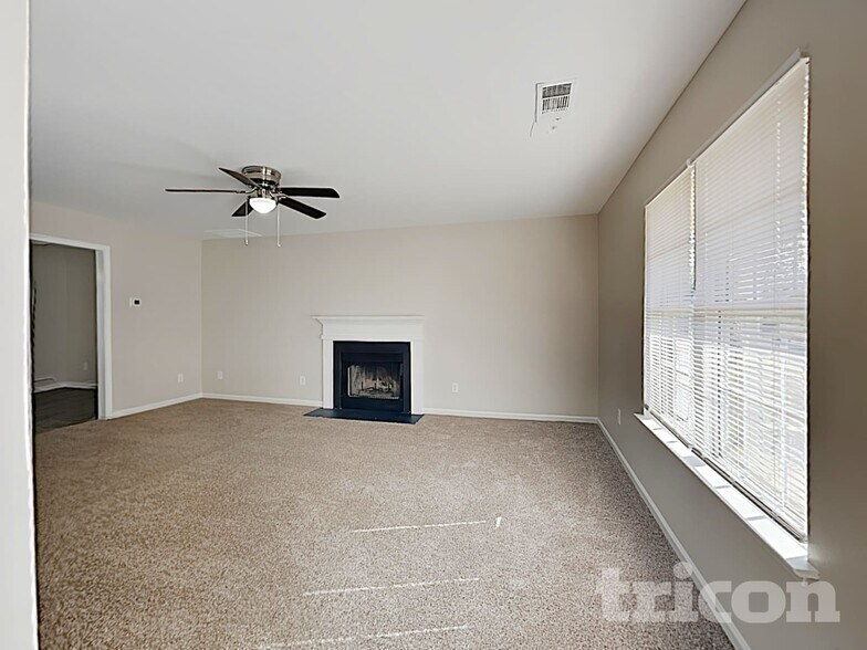 Building Photo - 1481 Mitchell Glen St