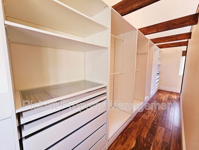 Building Photo - 27201 WA-3