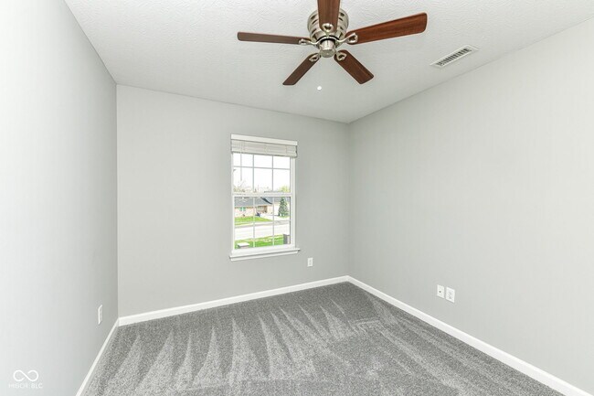 Building Photo - 9050 Mercer Dr