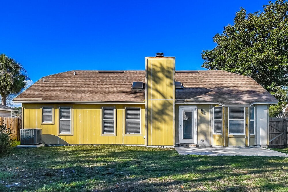 Building Photo - 8442 Sugartree Dr