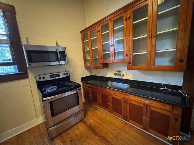 Building Photo - 435 N Milam St