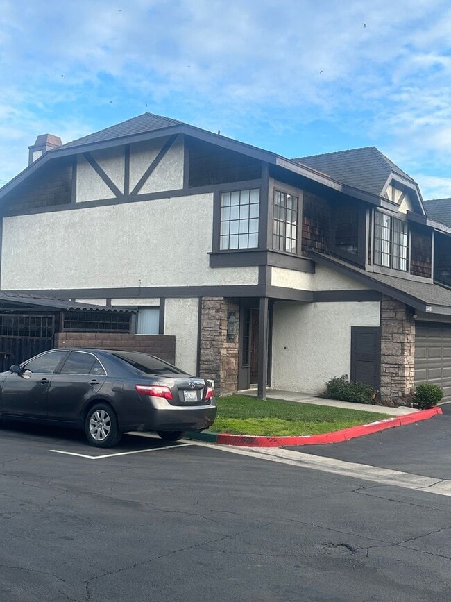 Building Photo - 14430 Pickwick Ln