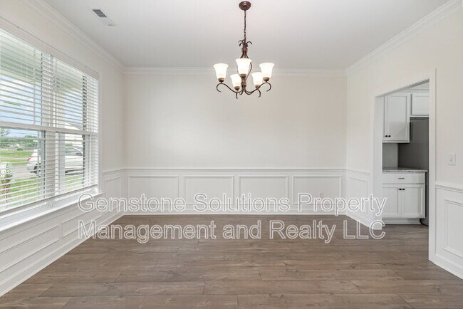 Building Photo - 2003 Vanguard Ct