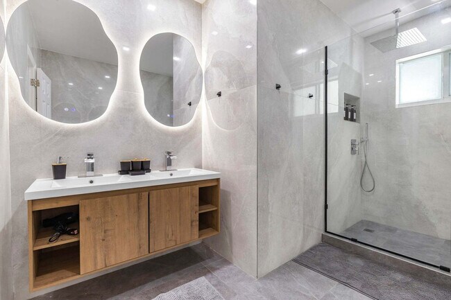 Building Photo - 11121 Griffing Blvd