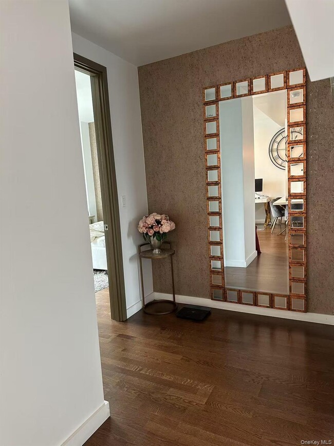 Building Photo - 27-17 42nd Rd