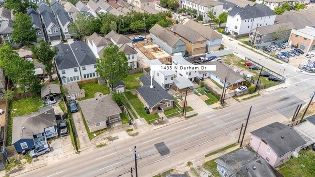 Building Photo - 1435 N Durham Dr