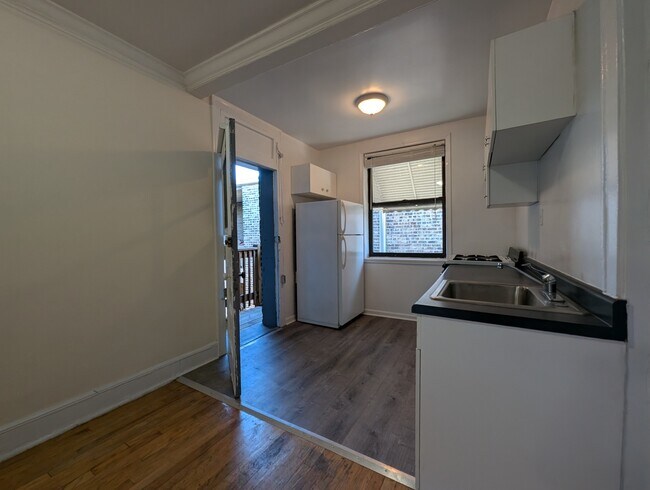 Building Photo - 2332.5 N Spaulding Ave