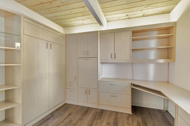 Building Photo - Charming 2 Bed 2 Bath Sunnyvale Condo with Vaulted Ceilings and Patio