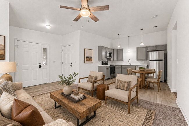 Building Photo - 1205 Raven Pl