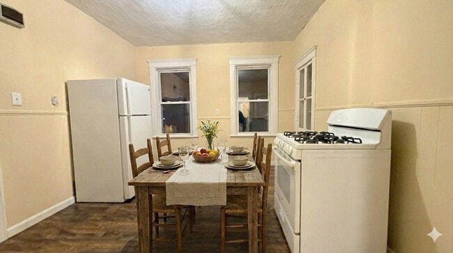 Building Photo - 90 Vernon St