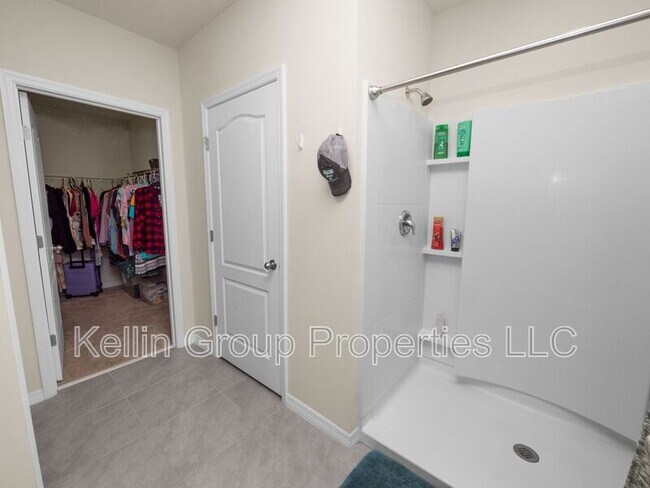 Building Photo - 972 Serchio St