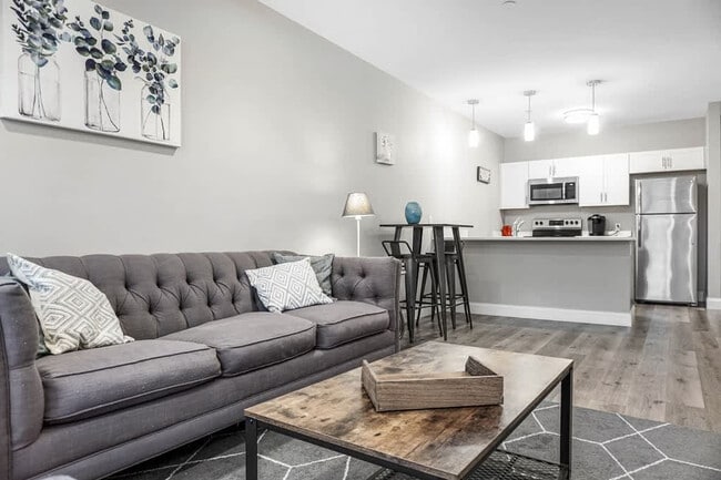 Building Photo - 140 Pearl St