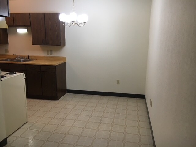Building Photo - 106 Co Rd 5